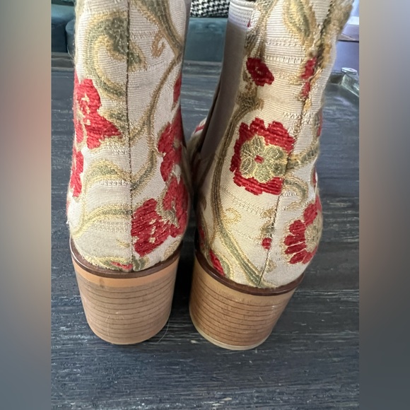 LA TURCA short embroidered boot sz 38 (8 US ) - Picture 3 of 6